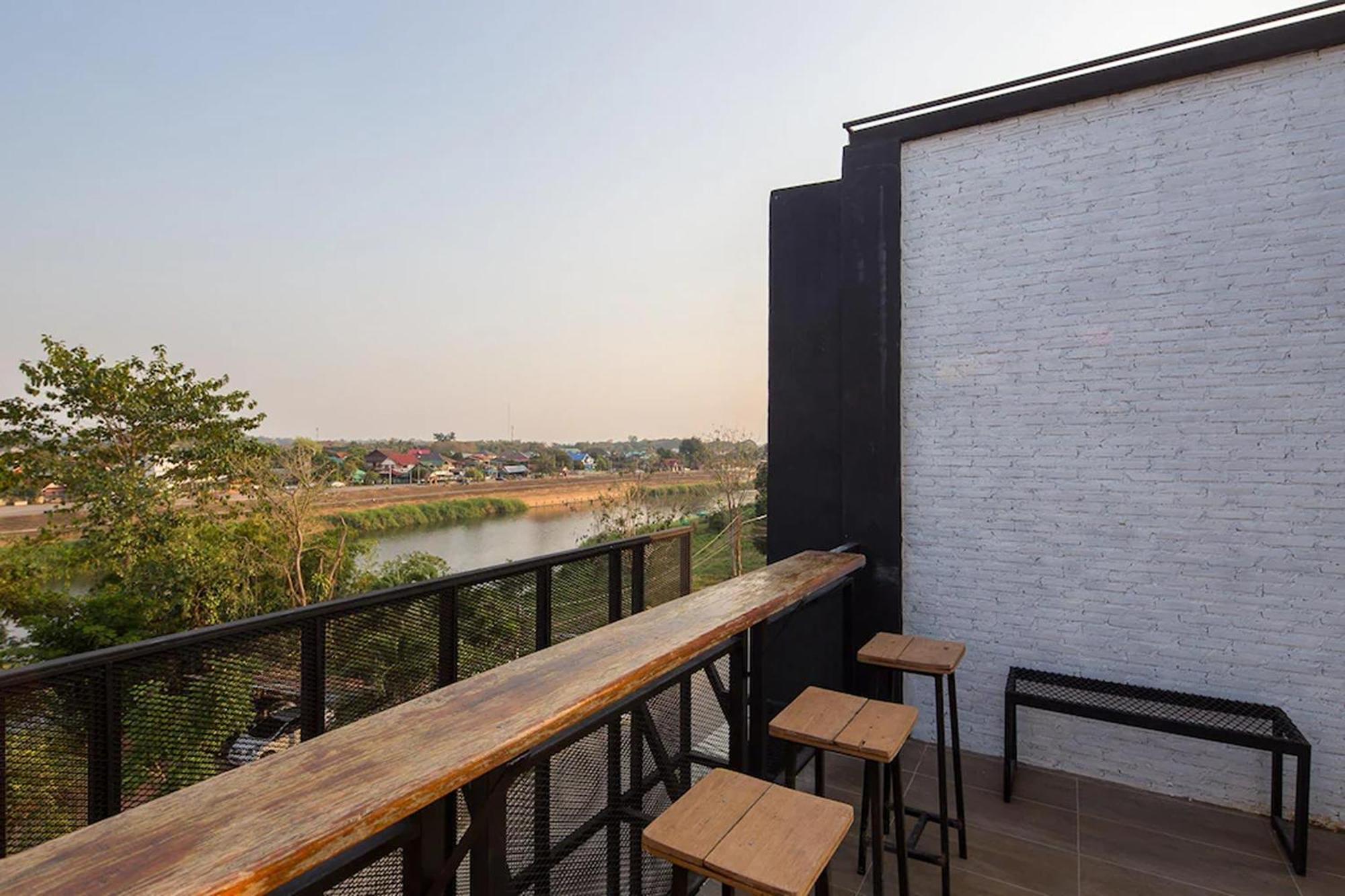 Yindee Travellers Lodge Nan Buitenkant foto